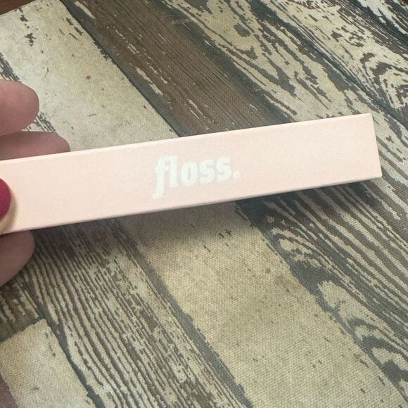 NEW Floss Lip Crayon in Proof - Picture 4 of 7
